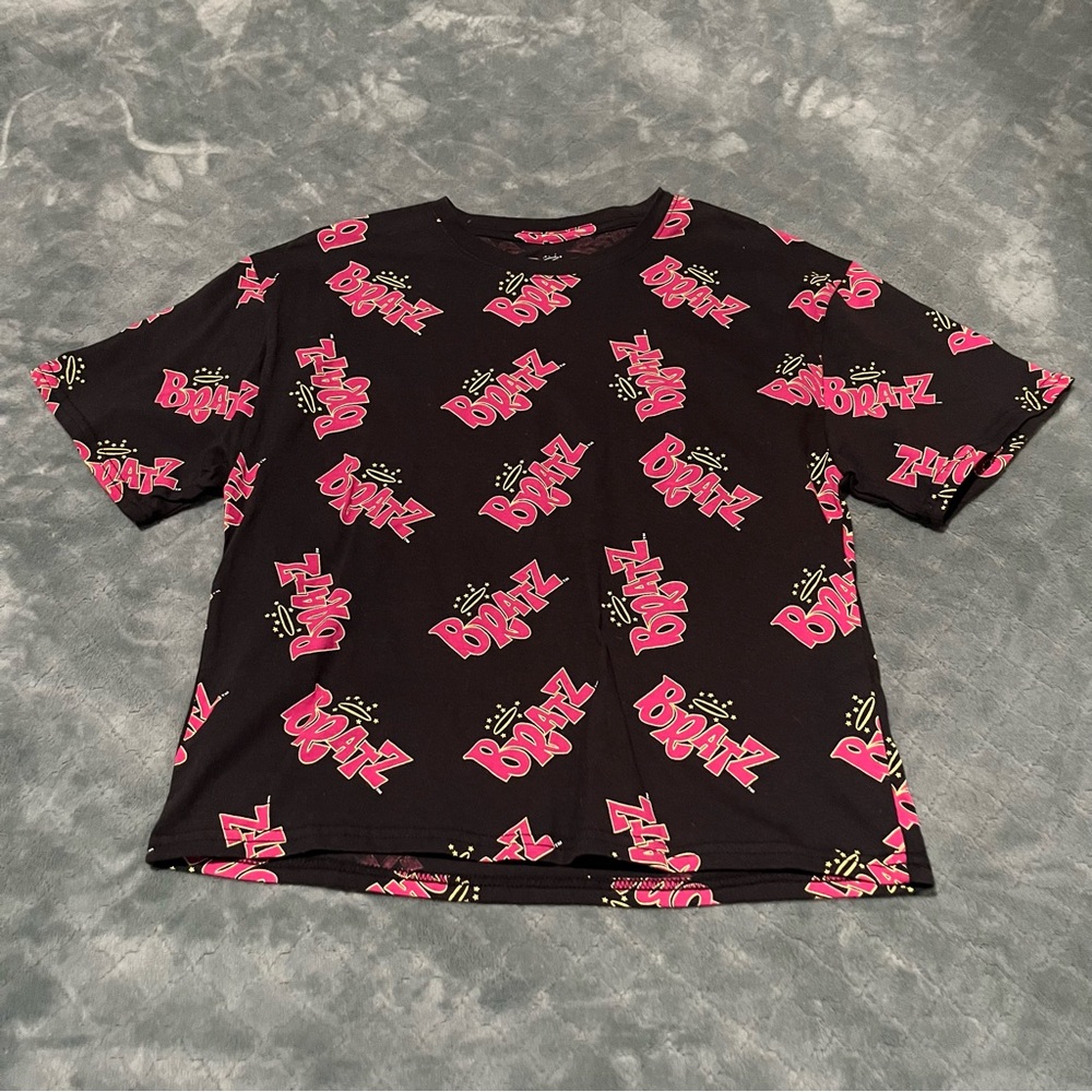 Bratz All Over Print Logo T-Shirt Black Pink Y2K‎ Style Cotton Crewneck Medium
